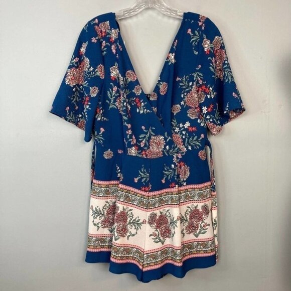 TRIXXI Clothing Company Midnight Blue Crepe Floral Suplice Romper Women's Size M - Picture 11 of 12